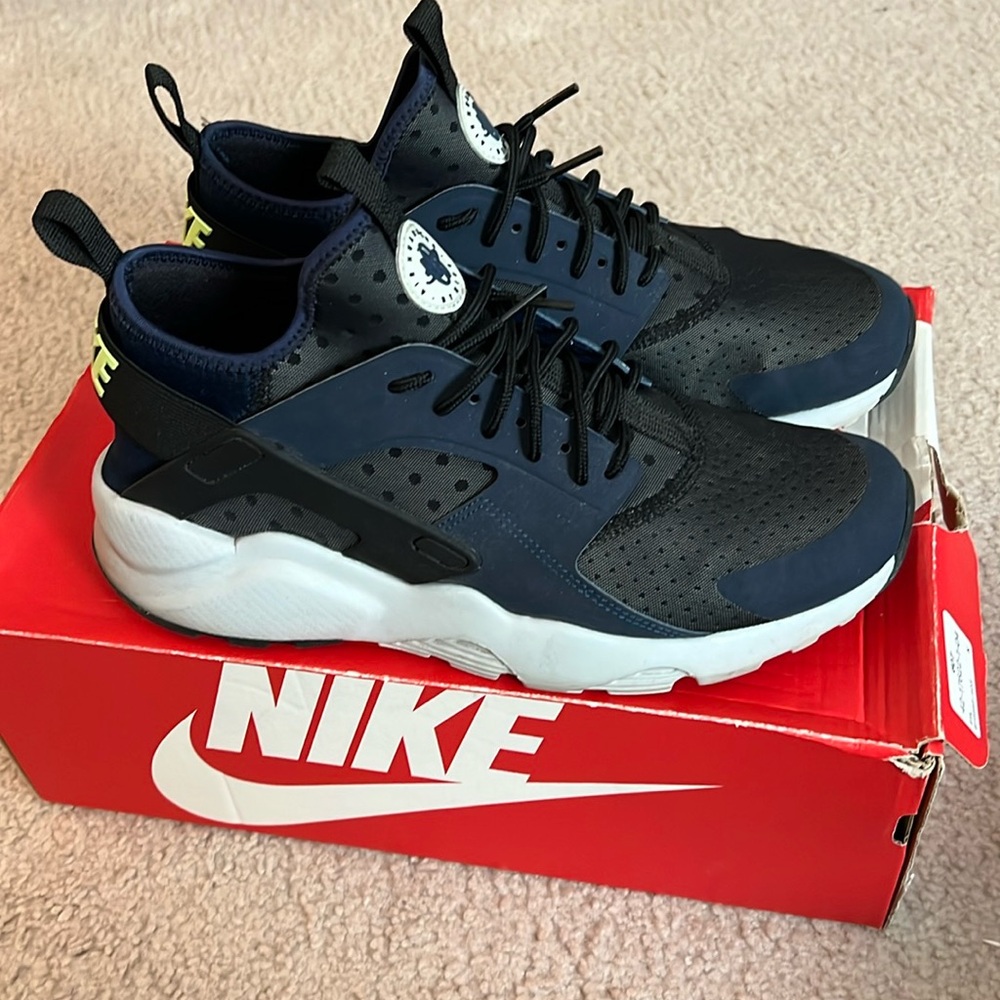 Nike Air Huarache Run Ultra 9.5
